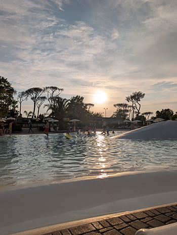 Hu Fabulous Village Swimming Pool